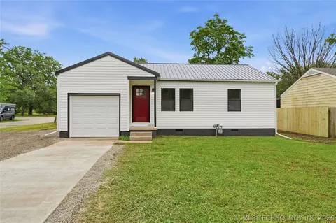 330 N Oak St, Dewey, OK 74029