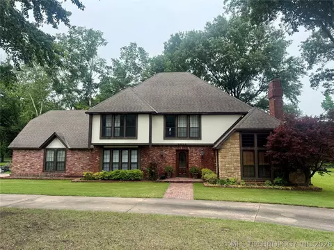 5909 Rolling Oaks Dr, Muskogee, OK 74401