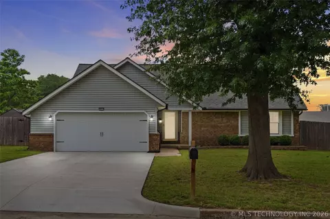 2517 S Hickory Ave, Broken Arrow, OK 74012