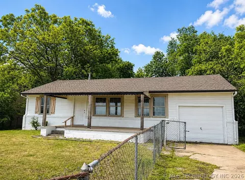 7314 E Newton Pl, Tulsa, OK 74115