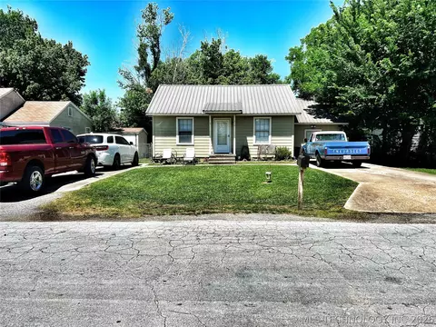 310 N Sawyer St, Pryor, OK 74361