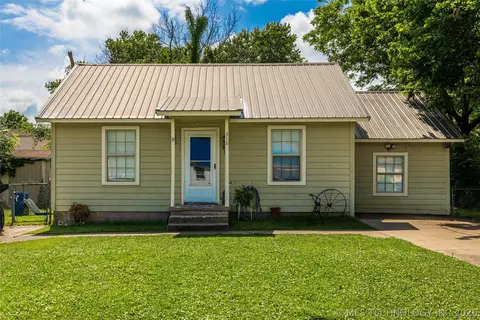 310 N Sawyer St, Pryor, OK 74361