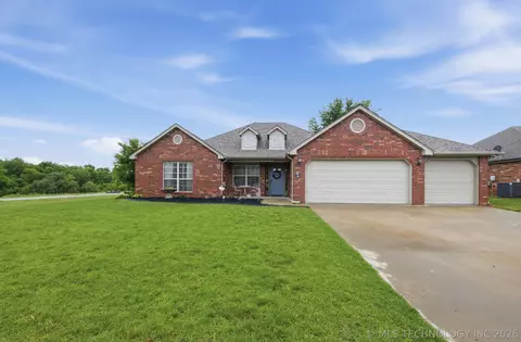 6802 N 128th Ct E, Owasso, OK 74055