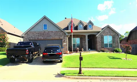 5870 E 143rd St S, Bixby, OK 74008
