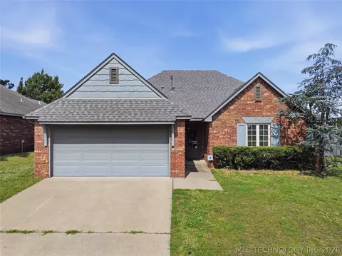 11618 S Primrose Ct, Jenks, OK 74037