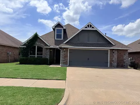 10716 Masters Cir, Jenks, OK 74037