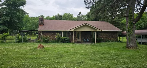 469958 E 1099 Rd, Muldrow, OK 74948