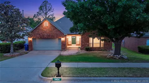 3404 N Battle Creek Dr, Broken Arrow, OK 74012