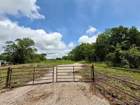 6923 N Pittsburg Ave, Tulsa, OK 74117