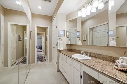 Bath - 3803 E 64th Pl, Tulsa, OK 74136 photo 1 of 4