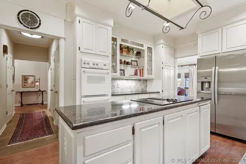 Kitchen - 3803 E 64th Pl, Tulsa, OK 74136 photo 4 of 4
