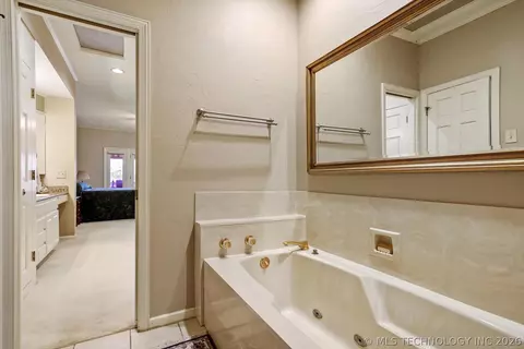 Bath - 3803 E 64th Pl, Tulsa, OK 74136 photo 2 of 4