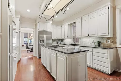 Kitchen - 3803 E 64th Pl, Tulsa, OK 74136 photo 2 of 4