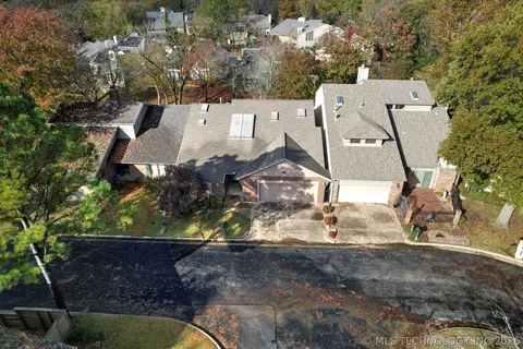 View/Area - 3803 E 64th Pl, Tulsa, OK 74136 photo 2 of 8