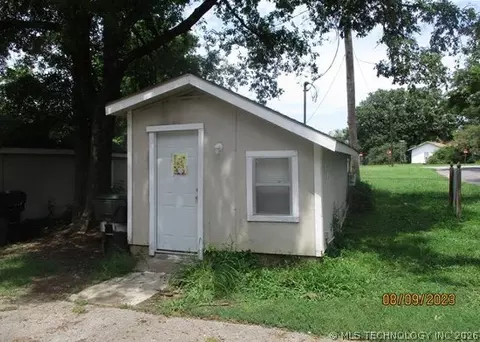 507 S Maryland Ave, Claremore, OK 74017