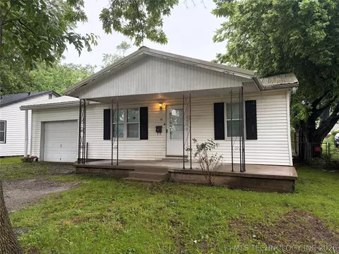 19 S Orphan St, Pryor, OK 74361