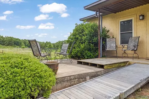 Exterior - 748 Bloomfield Rd, Hendrix, OK 74741 photo 4 of 7