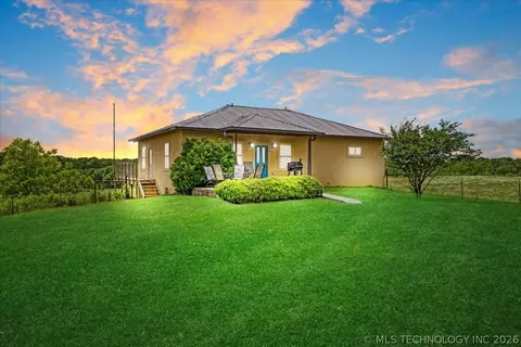 748 Bloomfield Rd, Hendrix, OK 74741