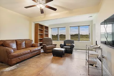 Living - 748 Bloomfield Rd, Hendrix, OK 74741 photo 1 of 2