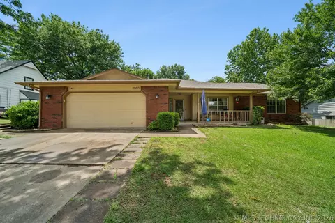 11950 S 266th East Ave, Coweta, OK 74429