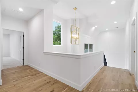 Entry Way - 1424 E 37th St, Tulsa, OK 74106 photo 6 of 6