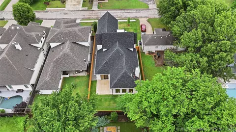View/Area - 1424 E 37th St, Tulsa, OK 74106 photo 2 of 2