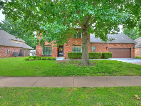 1305 E Dover St, Broken Arrow, OK 74012