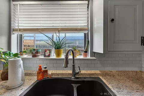 8621 E 38th Pl, Tulsa, OK 74145 photo 13