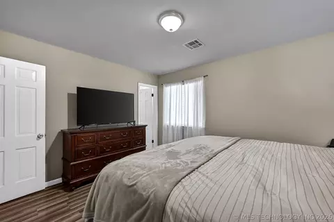8621 E 38th Pl, Tulsa, OK 74145 photo 35