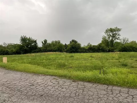 9154 Pine Creek St, Catoosa, OK 74015