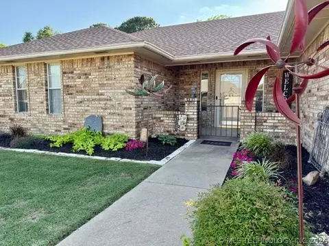 1503 Southern Hills Dr, Ardmore, OK 73401