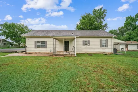 404 E Maple St, Drumright, OK 74030
