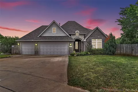 2620 W 116th Pl S, Jenks, OK 74037