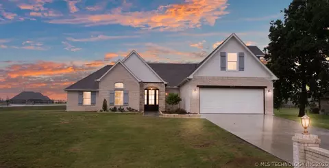8813 E College St, Broken Arrow, OK 74014