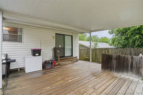 Exterior - 7128 E 8th St, Tulsa, OK 74112 photo 6 of 6