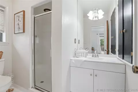Bath - 7128 E 8th St, Tulsa, OK 74112 photo 2 of 2