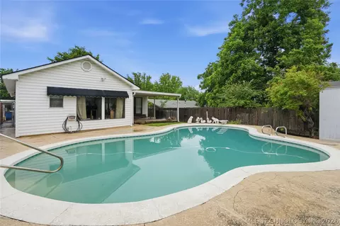 Exterior - 7128 E 8th St, Tulsa, OK 74112 photo 1 of 6