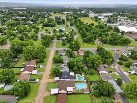 View/Area - 7128 E 8th St, Tulsa, OK 74112 photo 2 of 2