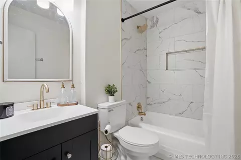 Bath - 7128 E 8th St, Tulsa, OK 74112 photo 1 of 2