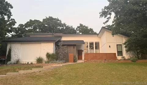 7207 S Columbia Ave, Tulsa, OK 74136