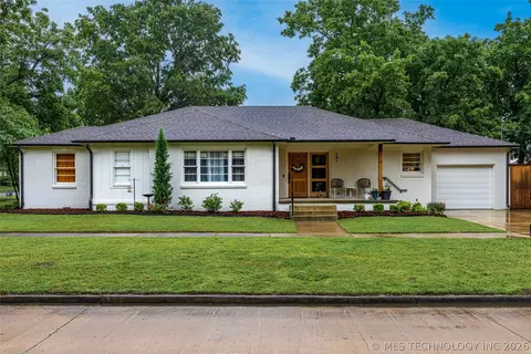 101 W 6th St, Claremore, OK 74017