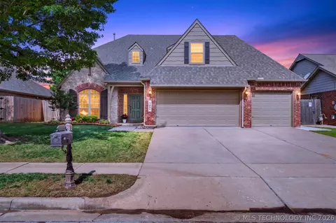12006 S Tamarack St, Jenks, OK 74037