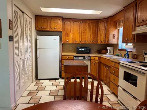 Kitchen - 01 E 965 Loop, Vian, OK 74962 photo 1 of 3