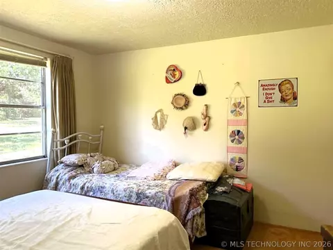 Bedroom - 01 E 965 Loop, Vian, OK 74962 photo 4 of 5
