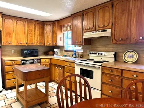 Kitchen - 01 E 965 Loop, Vian, OK 74962 photo 2 of 3