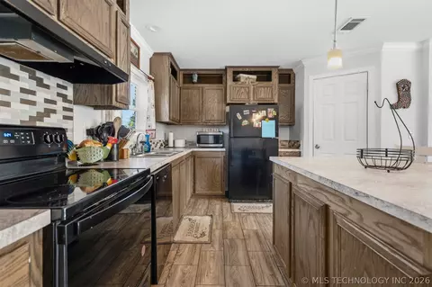 208 E J, Ringling, OK 73456 photo 11