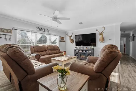 208 E J, Ringling, OK 73456 photo 5