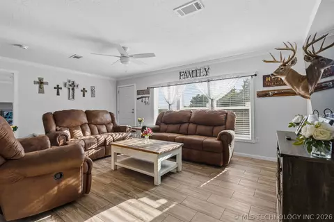208 E J, Ringling, OK 73456 photo 6