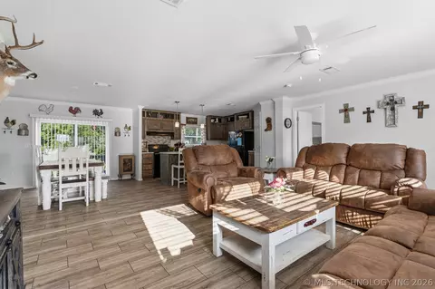 208 E J, Ringling, OK 73456 photo 7