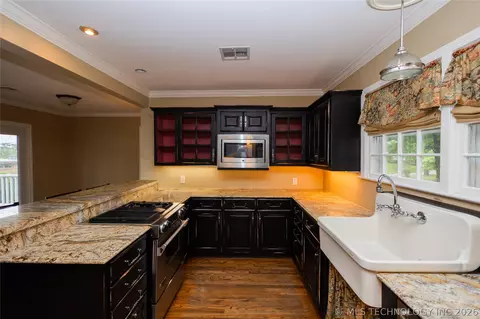 Kitchen - 1916 E 38th St, Tulsa, OK 74105 photo 3 of 3